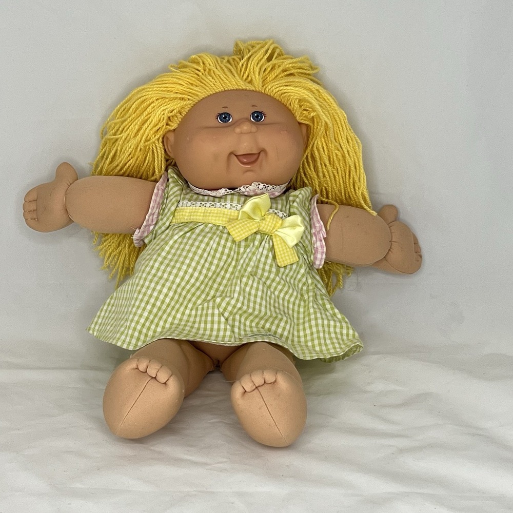 Cabbage Patch Kids Doll 2004 Xavier Roberts Signed Blonde Yarn Hair Green Dress